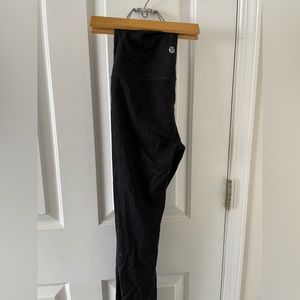 Lululemon wunder under leggings. Size 6 good condition!